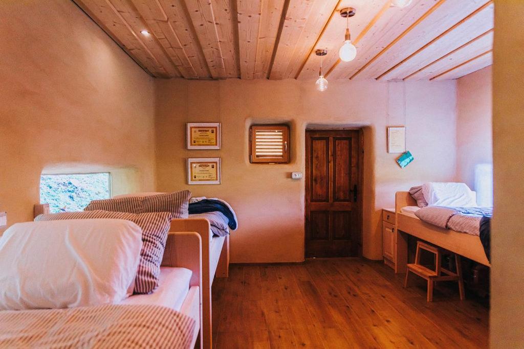 格罗素普捷Sleeping With Bees - Tourist Farm Muha公寓 外观 照片