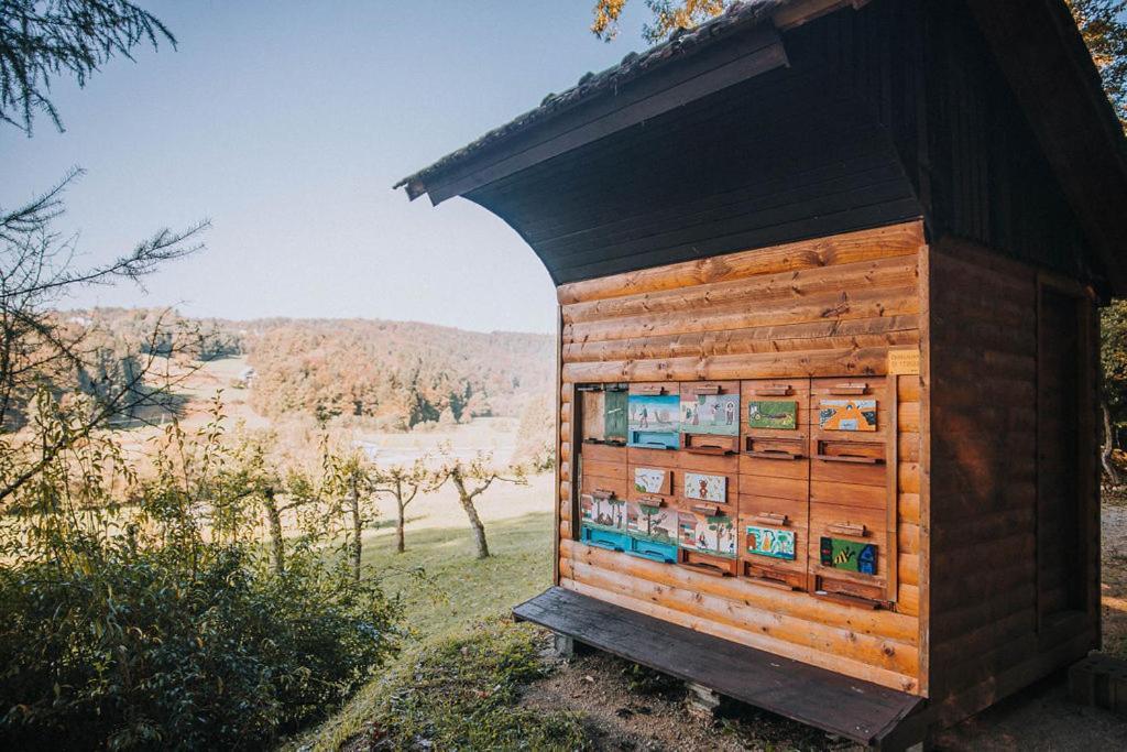 格罗素普捷Sleeping With Bees - Tourist Farm Muha公寓 外观 照片